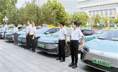 天津出租車網最新動態,溫情故事在出租車里延續