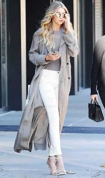 小宋佳最新街拍圖片及小巷深處的隱藏特色小店探秘