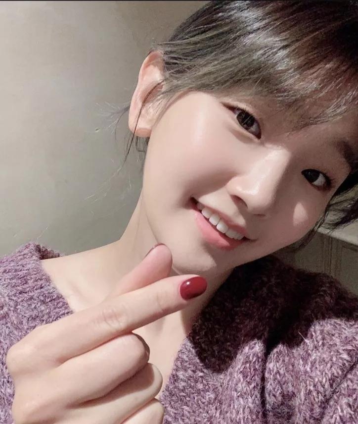 星光小巷的隱秘故事,明星女主與小巷特色小店的奇緣