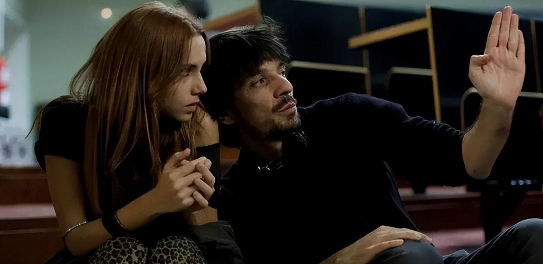 西班牙男演員,自信與成就感的誕生地之旅